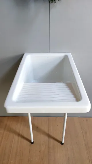 Lavadero / Pila con soporte metálico