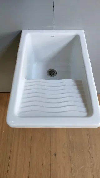 Lavadero / Pila con soporte metálico