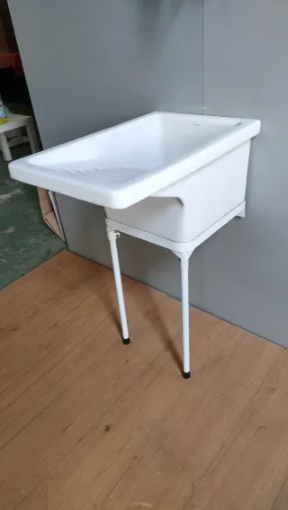 Lavadero / Pila con soporte metálico