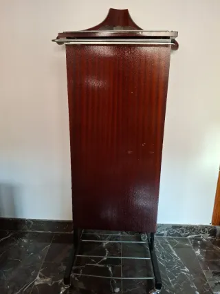 Galán de noche vintage madera y metal