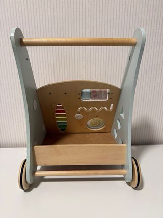 Andador de madera para bebé