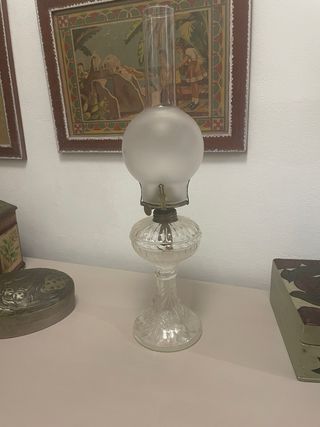 Lámpara de aceite antigua de cristal
