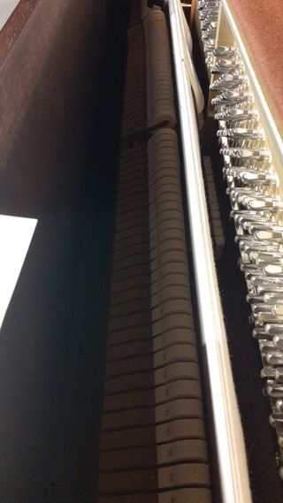 Piano Vertical Kawai K200 Marrón