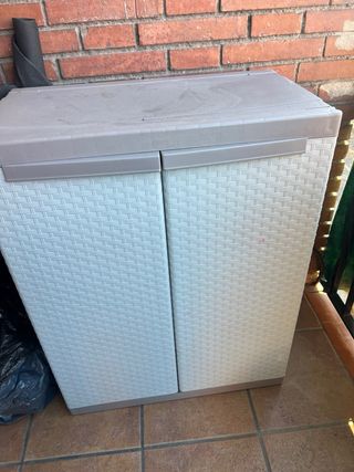 Mueble de exterior de plástico