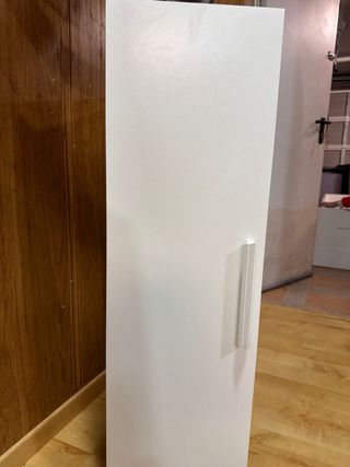 Cama Brimnes de 90 con dos cajones de almacenaje.