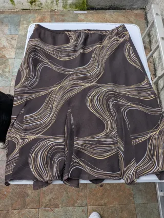 Falda midi gasa marrón estampada T.50