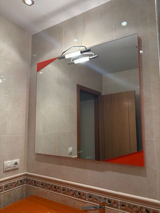 Se vende conjunto de baño, espejo y mueble de 100m
