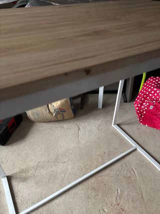 Mesa alta y 4 taburetes