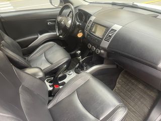 Mitsubishi Outlander 2012