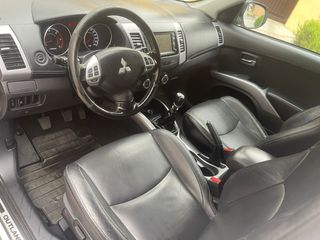 Mitsubishi Outlander 2012