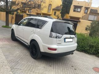 Mitsubishi Outlander 2012