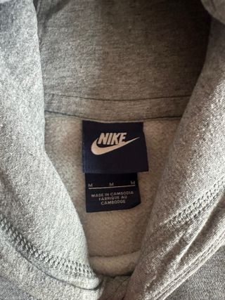 Sudadera Nike Gris con Logo
