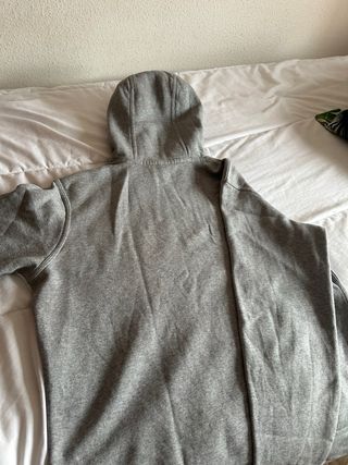 Sudadera Nike Gris con Logo