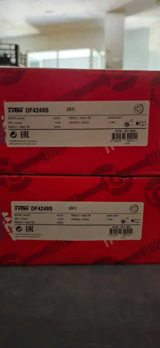 Discos de freno delanteros