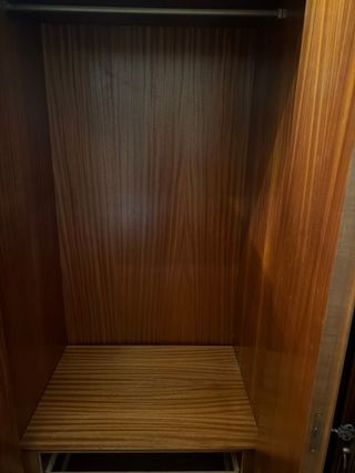 Armario de estilo neoclásico