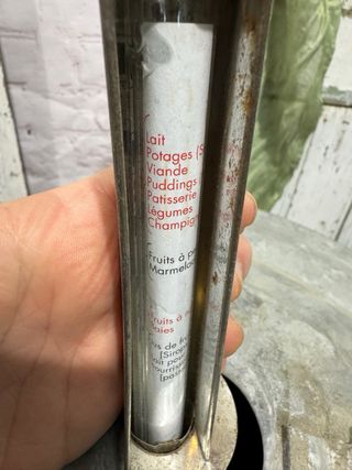 Antiguo esterilizador de metal