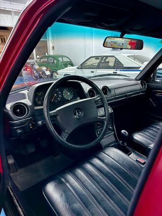 Mercedes-Benz W123 300D