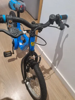 Bicicleta infantil azul