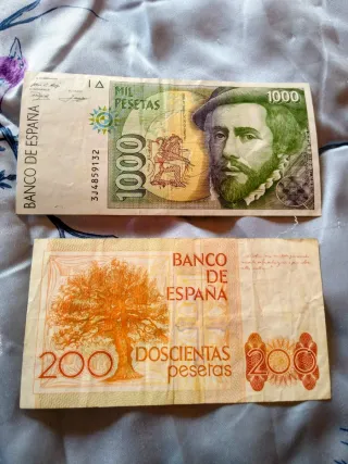 2 Billetes antiguos españoles 200 y 1000 Pts