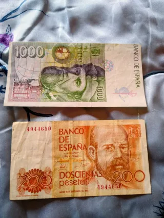 2 Billetes antiguos españoles 200 y 1000 Pts