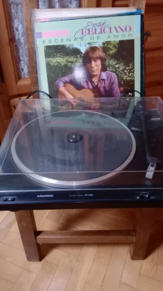 Discos y tocadiscos Grundig, modelo PS 4300 Negro