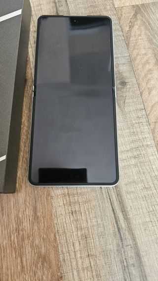 Samsung Galaxy Z Flip 7