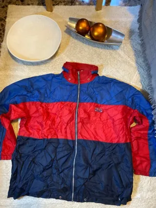 Cortavientos Y2K Retro Deportivo Azul Rojo