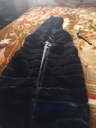 Chaleco de pelo negro mujer