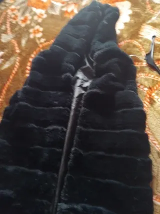 Chaleco de pelo negro mujer