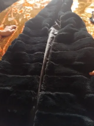 Chaleco de pelo negro mujer