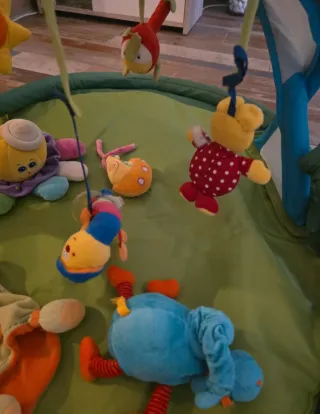 Manta de juegos para bebé con gimnasio