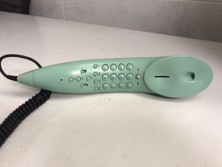 Telefono vintage Ola Thomson verde Di Starck