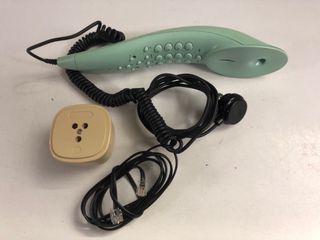 Telefono vintage Ola Thomson verde Di Starck