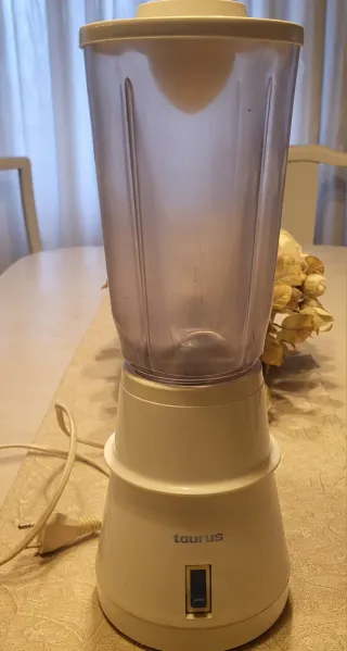 Batidora Vaso Taurus Blanca
