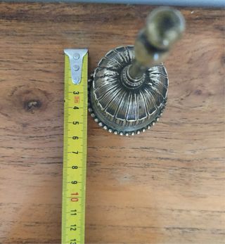 Antigua campana metálica