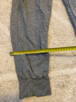 Pantalones deportivos Puma grises