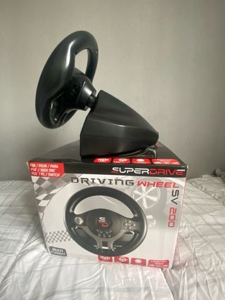 Volante Superdrive SV200 con pedales
