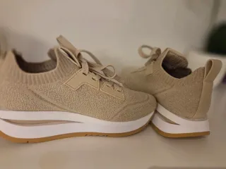 Zapatillas Guess  Doradas Brillante