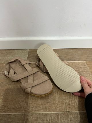 Sandalias Beige