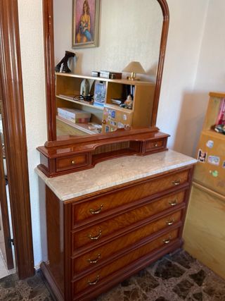 Conjunto Mesitas y Cómoda con espejo de regalo
