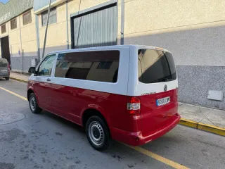 Volkswagen Transporter T5 9 plazas