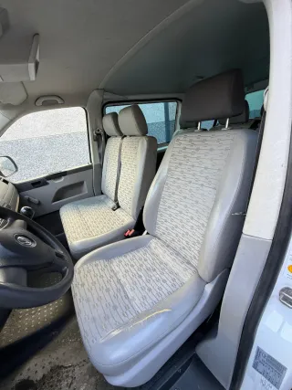 Volkswagen Transporter T5 9 plazas