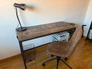Escritorio y Silla Estilo Industrial