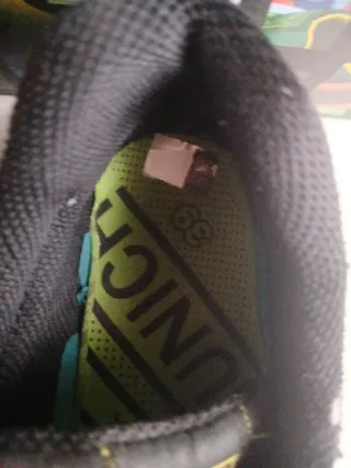 Zapatillas Munich Negras y Amarillas