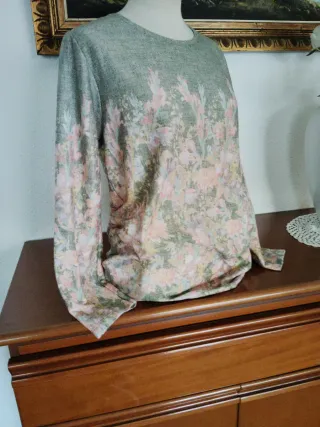 Camiseta Pilar Prieto floral verde y rosa Talla L