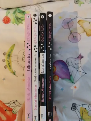 4 Libros Isadora Moon euskara