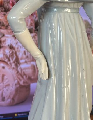 Figura Nao Lladró Mujer con Chal Azul