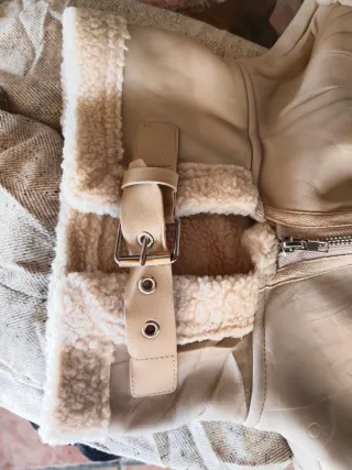 Chaleco beige con borreguito