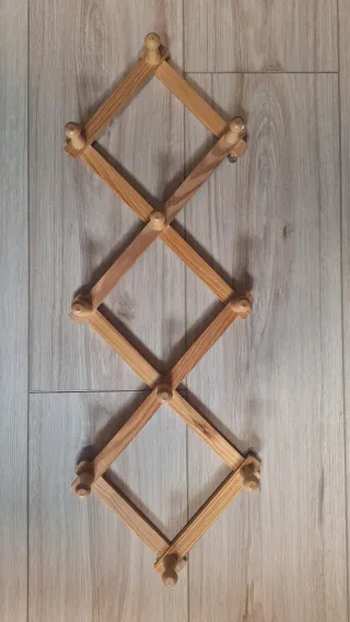 Perchero de madera plegable