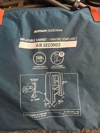 • Cocina/armario  • Armario hinchable • Taburetes